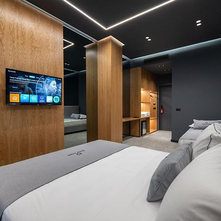 Gest Hotel Radhimë Buitenkant foto