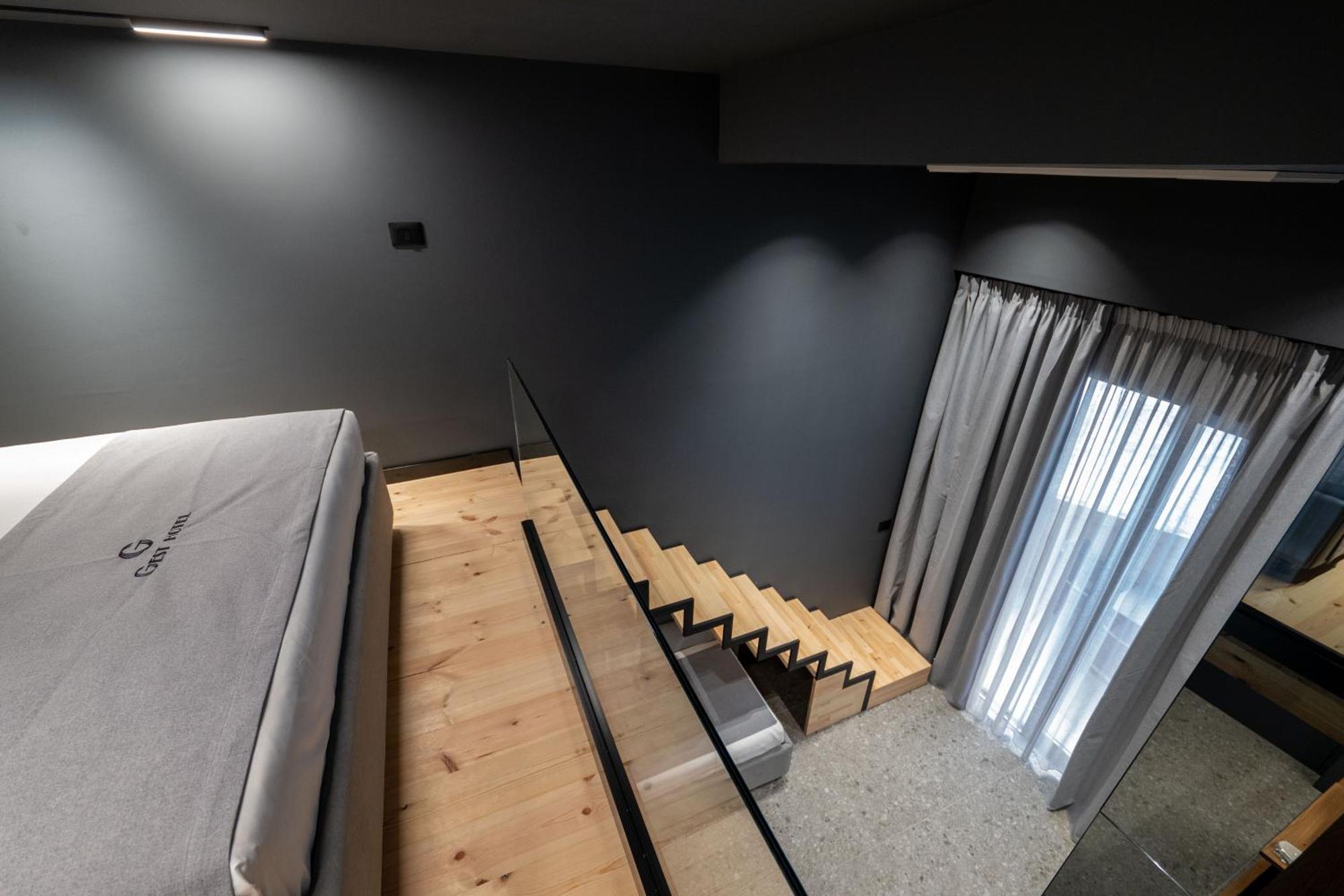 Gest Hotel Radhimë Buitenkant foto